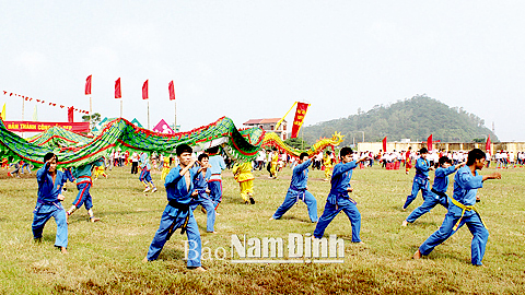 Biểu diễn vovinam tại Đại hội TDTT huyện Vụ Bản lần thứ VII-2013.