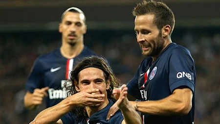  Tiền đạo Edinson Cavani của PSG ăn mừng sau khi ghi bàn thắng vào lưới Lyon. (Ảnh AFP). 