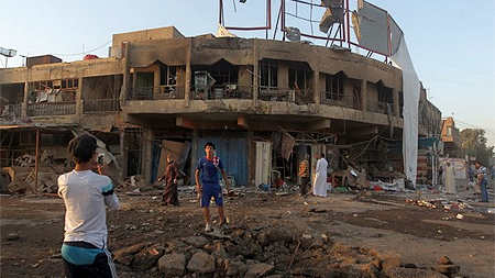 Hiện trường một vụ nổ bom tại Baghdad. Ảnh: http://www.vietnamplus.vn