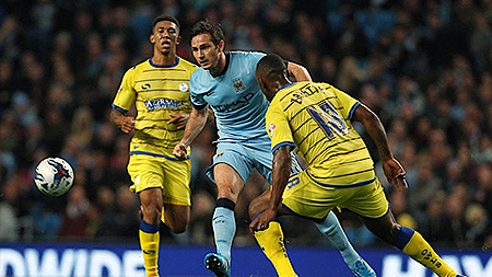 Lampard tiếp tục có được bàn thắng trong màu áo Man City (Ảnh: Reuters). 