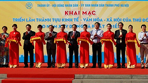 Lễ cắt băng khai mạc Triển lãm thành tựu kinh tế-văn hóa-xã hội của Thủ đô 60 năm qua. Ảnh: VGP/Đình Nam