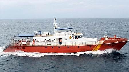 Lực lượng cứu hộ Indonesia đang khẩn trương tìm kiếm người bị nạn (Nguồn: AFP)