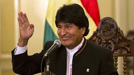 Tổng thống nước Bolivia Evo Morales phát biểu tại cuộc họp báo hôm 13/10 (Ảnh AP)