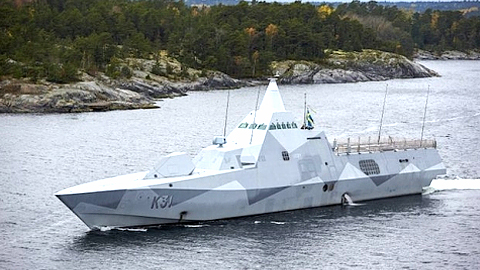 Tàu khu trục Visby tham gia tìm kiếm tàu ngầm Nga (Ảnh EPA)