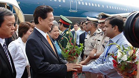 Thủ tướng Nguyễn Tấn Dũng và Phu nhân, cùng đoàn đại biểu cấp cao Việt Nam đã tới Thành phố Gay-a.