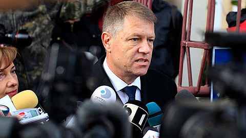 Thủ tướng Ru-ma-ni Vích-to Pôn-ta thừa nhận thất bại. Ảnh: Roi-tơ