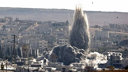 Khói bốc cao sau đợt không kích của liên quân ở Kobane.