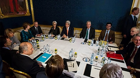 Các đại diện P5+1 và Iran tại bàn đàm phán ở Vienna ngày 21/11. (Nguồn: AFP/TTXVN)