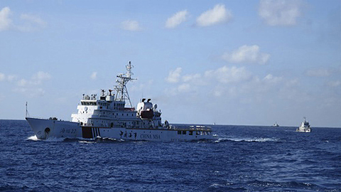 Tàu Trung Quốc trên Biển Đông. Ảnh: Roi-tơ