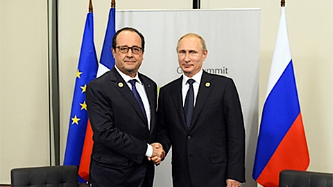 Tổng thống Nga Vladimir Putin và người đồng cấp Pháp Francois Hollande