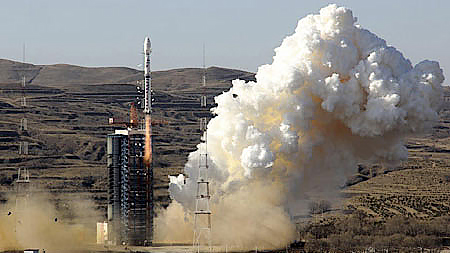 Hỏa tiễn Trường Chinh 4B mang vệ tinh CBERS-4 được phóng tại căn cứ Thái Nguyên, Sơn Tây, miền Bắc Trung Quốc. Ảnh: Reuters