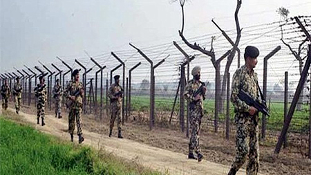 Lực lượng biên phòng Ấn Độ tuần tra tại khu vực biên giới Kashmir. Ảnh: http://phununews.vn