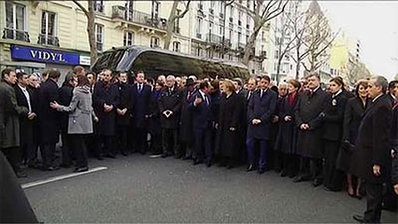 Các nhà lãnh đạo thế giới bắt đầu cuộc tuần hành ở Paris. Ảnh: BBC