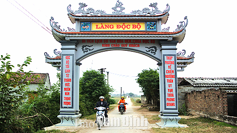 Cổng làng Độc Bộ, xóm 9, xã Yên Nhân được hoàn thành vào tháng 5-2014.