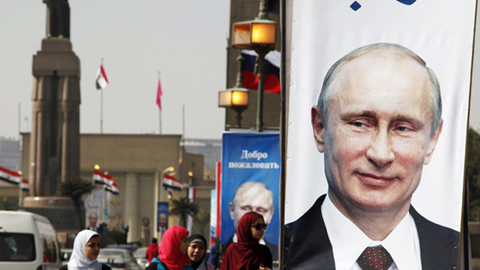 Ai Cập chào đón Tổng thống Nga Pu-chin. Ảnh: Roi-tơ