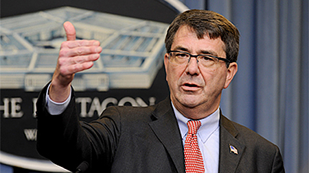 Ông Ashton Carter.