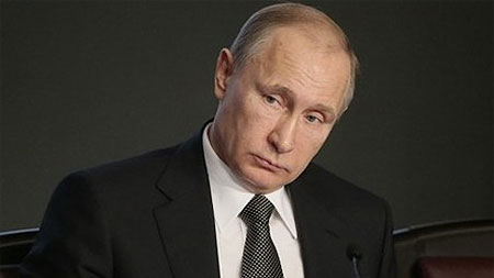 Lương quan chức Nga sẽ giảm 10% từ tháng 3 đến cuối năm theo pháp lệnh của Tổng thống Putin. Ảnh: TASS