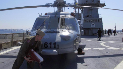 Binh sĩ Mỹ trên tàu sân bay USS Blue Ridge, tàu chỉ huy của Hạm đội số 7 của Mỹ. Ảnh: Internet