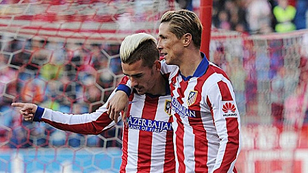  Antoine Griezmann và Fernando Torres ăn mừng sau khi Atlético Madrid có bàn thắng thứ hai. (ảnh: ESPN) 