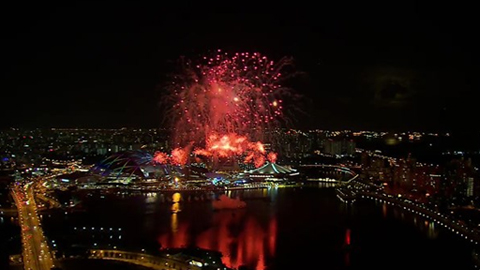 Lễ khai mạc SEA Games 28 đã diễn ra rất hoành tráng, với những màn trình diễn âm thanh và ánh sáng đầy màu sắc.