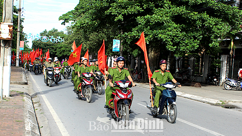 Công an Thành phố Nam Định ra quân hưởng ứng Ngày Toàn dân phòng, chống ma tuý.