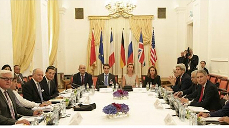 Các đại diện đàm phán của Iran và nhóm P5+1 trong một cuộc họp tại Thủ đô Vienna, của nước Áo, ngày 7-7-2015. (Ảnh: Reuters)