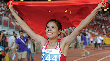 VĐV Nguyễn Thị Huyền giành HCV và phá kỷ lục SEA Games ở nội dung chạy 400m vượt rào nữ. Ảnh: Internet