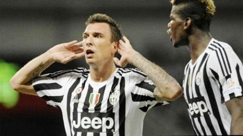 Người xem hy vọng tiền đạo Mandzukic (bên trái) và tiền vệ Pogba sẽ tỏa sáng trong mầu áo CLB Juventus. Ảnh: Internet