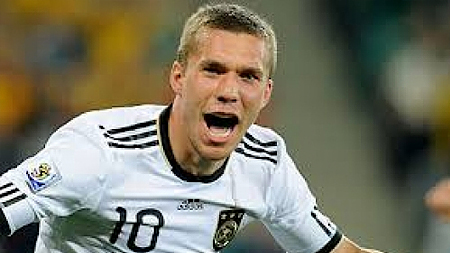  Podolski liệu có giúp đội tuyển Đức giành được chiến thắng trước Ba Lan tối nay? (Ảnh: theguardian.com). 