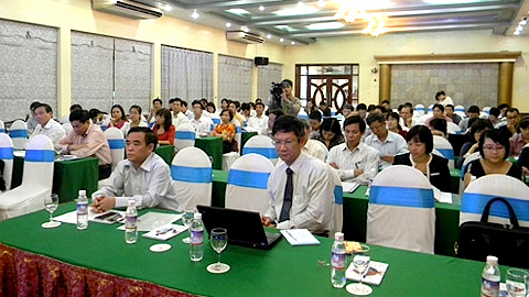 Đại biểu tham dự tọa đàm.