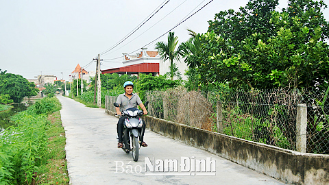 Đường dong tại xóm Nghị Bắc của xã Trực Phú được nâng cấp đạt tiêu chí NTM.