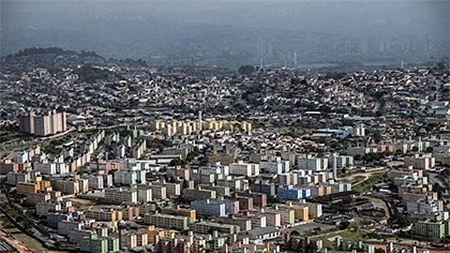 Theo IMF, Tổng sản phẩm quốc nội (GDP) của Brazil năm nay sẽ có khả năng chỉ đạt 1.800 tỷ USD. Ảnh: tienphong.vn