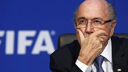 Chủ tịch FIFA Sepp Blatter đã bị đình chỉ công tác 90 ngày vì có liên quan đến những cáo buộc tham nhũng. Ảnh: Reuters