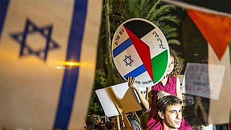 Người dân Israel tuần hành để ủng hộ các cuộc hòa đàm mới giữa Israel và Palestine.