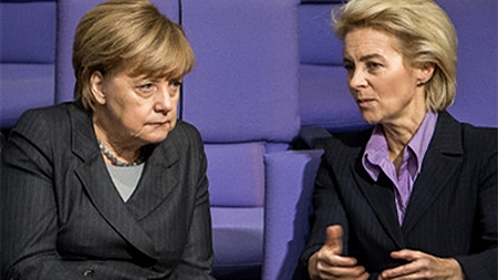 Thủ tướng Đức Angela Merkel và Bộ trưởng Quốc phòng Đức Ursula von der Leyen.