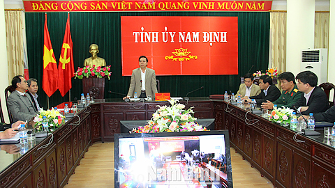 Đồng chí Trần Văn Chung, Phó Bí thư Thường trực Tỉnh ủy, Chủ tịch HĐND tỉnh phát biểu giao nhiệm vụ cho các địa phương, đơn vị.