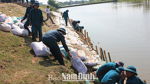 LLVT huyện Ý Yên diễn tập PCLB-TKCN năm 2015.