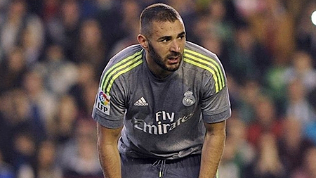 Karim Benzema giải cứu Real khỏi trận thua với pha ghi bàn ở phút 71. Ảnh: Reuters