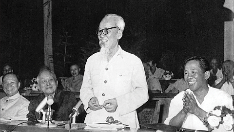 Chủ tịch Hồ Chí Minh và các đồng chí Tôn Đức Thắng, Lê Duẩn, Trường Chinh tại phiên khai mạc kỳ họp thứ 4, Quốc hội khóa III (20-5-1968). Ảnh: Tư liệu
