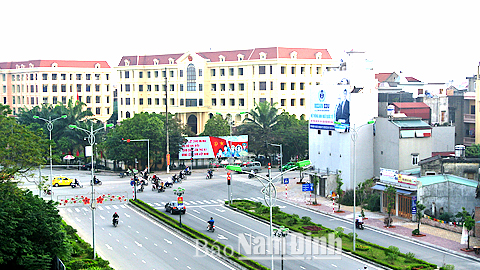 Tuyến đường 52m kết nối giữa QL10 với trung tâm Thành phố Nam Định.