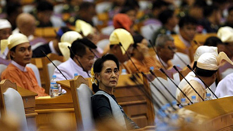 Bà San Suu Kyi là thành viên nữ duy nhất trong danh sách Nội các của Myanmar mà Tổng thống Htin Kyaw đề cử. (Ảnh: EPA)