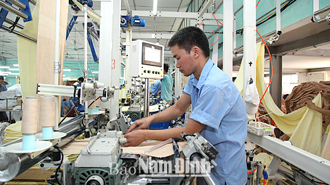 Cty CP Dệt may Sơn Nam (TP Nam Định) là đơn vị thực hiện tốt chính sách BHXH, BHYT cho người lao động.
