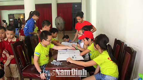 Thiếu nhi Thành phố Nam Định sinh hoạt hè tại Trung tâm Văn hóa, thể thao thanh, thiếu niên tỉnh.