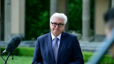 Ông Steinmeier đang gặp thế khó khi Đảng SPD của ông ủng hộ việc dỡ bỏ lệnh trừng phạt đối với Nga. Ảnh AP