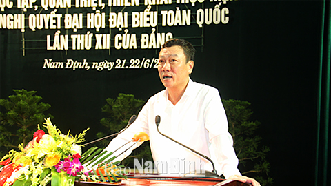 Đồng chí Đoàn Hồng Phong, Ủy viên BCH Trung ương Đảng, Bí thư Tỉnh ủy phát biểu kết luận hội nghị.