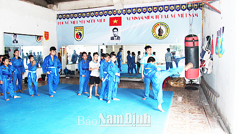 Phòng tập võ Vovinam tại số 3 phố Bến Ngự (TP Nam Định) được trang bị thảm bảo đảm an toàn cho võ sinh tập luyện.