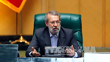 Ông Ali Larijani phát biểu sau khi được bầu làm Chủ tịch Quốc hội lâm thời Iran tại Tehran ngày 29/5. Ảnh: AFP/TTXVN 