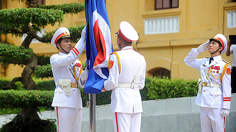 Lễ thượng cờ ASEAN. Ảnh: PV