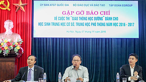 Họp báo phát động cuộc thi “Giao thông học đường” toàn quốc năm học 2016-2017.