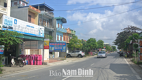 Chuyên nghiệp hóa thẩm định thiết kế, dự toán công trình góp phần giảm thiểu thất thoát lãng phí, nâng cao chất lượng công trình, đẩy nhanh tiến độ đầu tư. (Trong ảnh: Quốc lộ 38B trên địa bàn xã Yên Dương, Ý Yên).